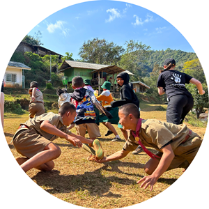 Australian university students volunteer on health education projects in Hill Tribe communities in Northern Thailand