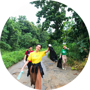 Australian university students take climate action in Northern Thailand while as part of a volunteer program