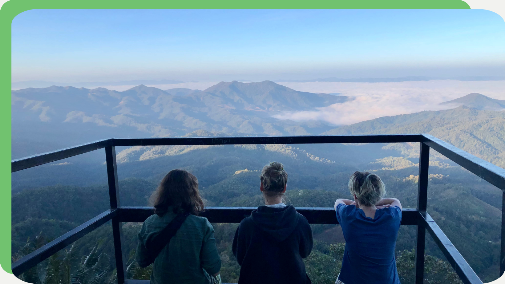 Australian students on a volunteer abroad program in Thailand